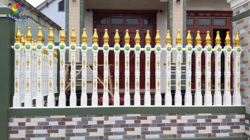 H&agrave;ng r&agrave;o m&agrave;u trắng hợp với gia chủ mệnh Kim